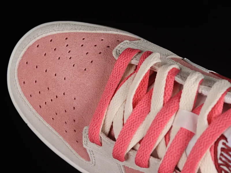 All Categories Nk SB Dunk Series Nk SB Dunk Low Low-top Sneakers Nk Dunk Low SE 2023 Year of the Rabbit Limited SB Smashed Backboard Fashion Casual Sneakers DO9457-117